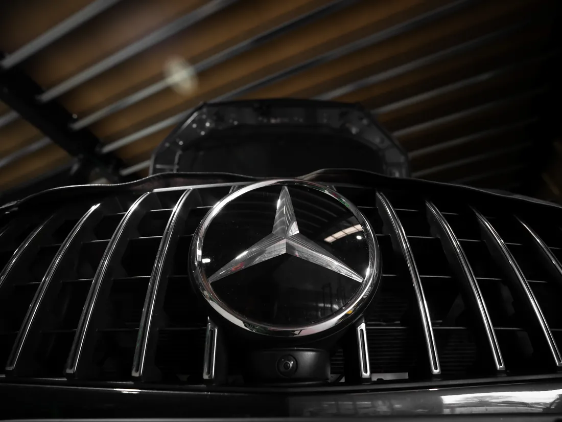 Mercedes-AMG grille